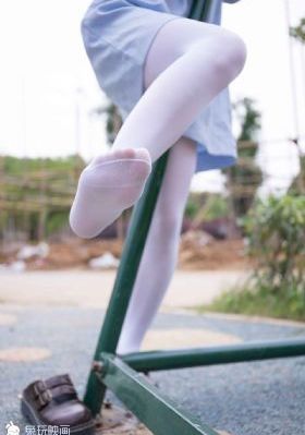 免费播放男人添女人下边黑人_剧情片高清免费观看
