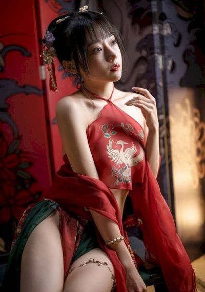 美女露出两个奶头让男人吃奶_高清在线播放